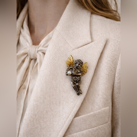 Vintage Jewelry - Vintage Cherub Brooch Two Tone Angel Pin With Pearl